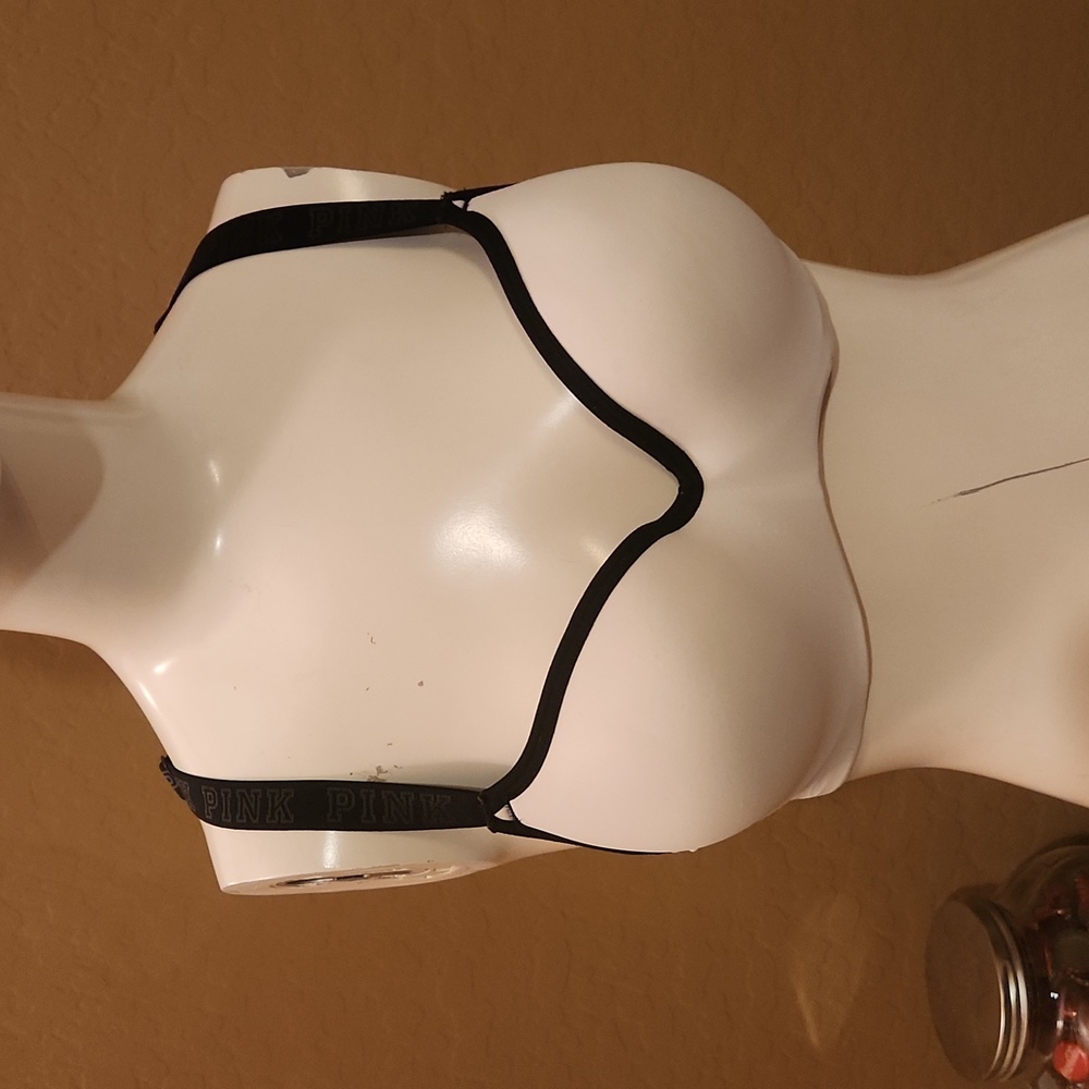 VS PINK Ultimate White Bra with Black Trim Size Medium (0657)